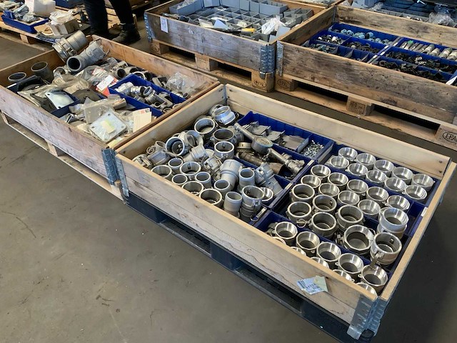 Pallets diverse koppelingen (2x) - afbeelding 2 van  7