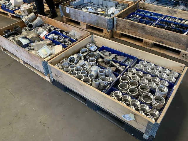 Pallets diverse koppelingen (2x) - afbeelding 3 van  10