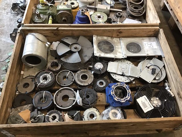 Pallets diverse koppelingen, ventilatoren (2x) - afbeelding 3 van  7