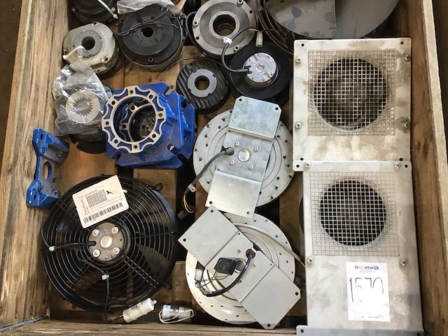Pallets diverse koppelingen, ventilatoren (2x) - afbeelding 5 van  7