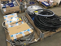 Pallets diverse slangen (2x) - afbeelding 1 van  11