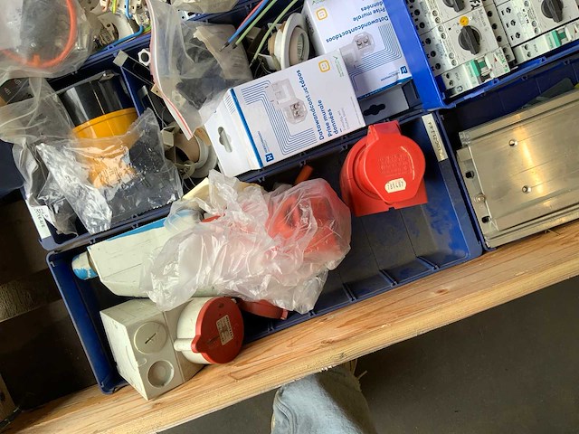 Pallets elektratoebehoren (4x) - afbeelding 13 van  22