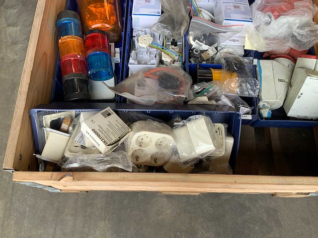 Pallets elektratoebehoren (4x) - afbeelding 20 van  22