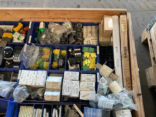 Pallets elektratoebehoren (4x) - afbeelding 3 van  22