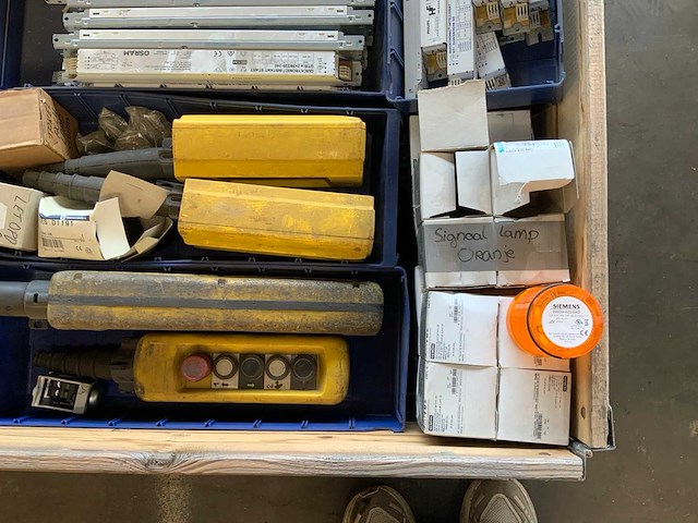 Pallets elektratoebehoren (4x) - afbeelding 11 van  22