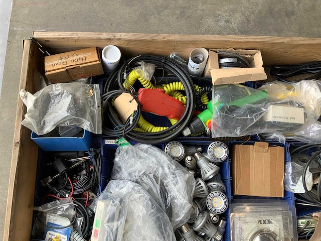 Pallets elektratoebehoren (4x) - afbeelding 7 van  16