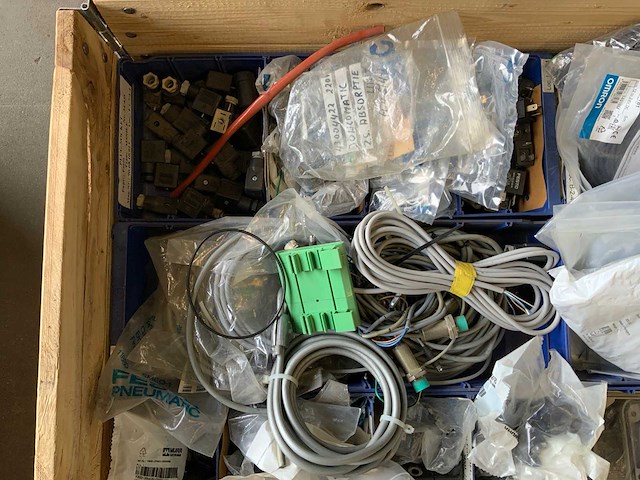 Pallets elektratoebehoren (4x) - afbeelding 16 van  16