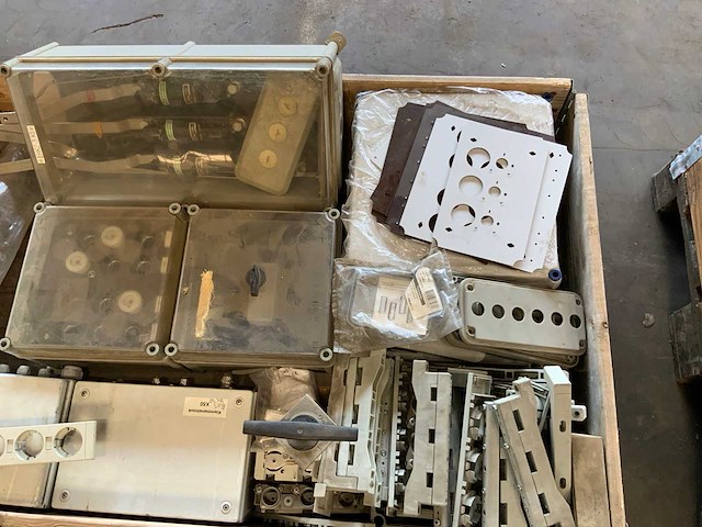 Pallets elektrotoebehoren (5x) - afbeelding 4 van  16