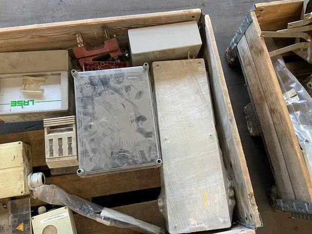 Pallets elektrotoebehoren (5x) - afbeelding 7 van  16