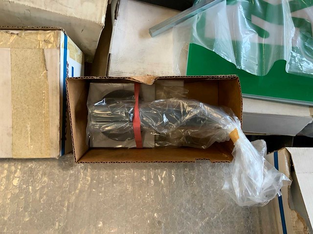 Pallets elektrotoebehoren (5x) - afbeelding 12 van  16