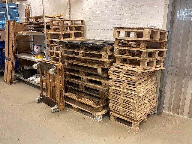 Pallets en hout - afbeelding 5 van  9