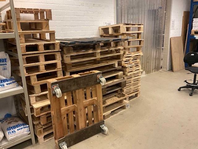 Pallets en hout - afbeelding 7 van  9