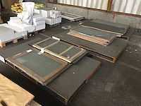 Pallets glasplaten en deuren (4x) - afbeelding 1 van  7