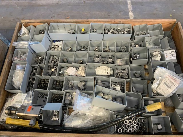 Pallets hydrauliek materiaal (7x) - afbeelding 3 van  15