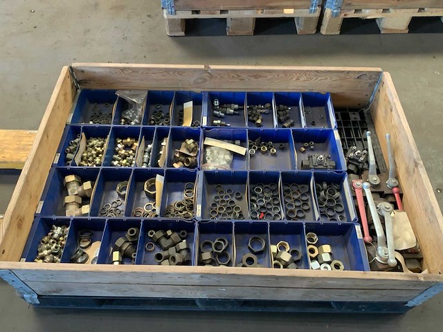 Pallets hydrauliek materiaal (7x) - afbeelding 5 van  15