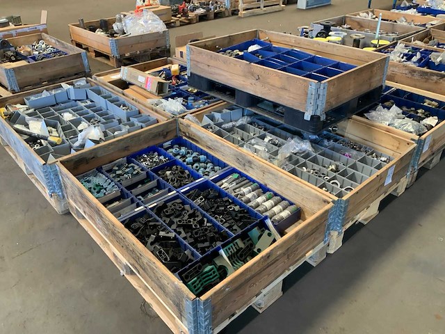 Pallets hydrauliek materiaal (7x) - afbeelding 7 van  15