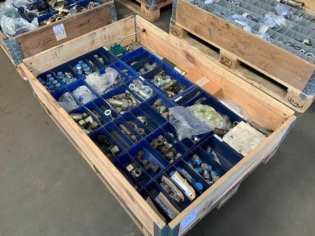 Pallets hydrauliek materiaal (7x) - afbeelding 9 van  15