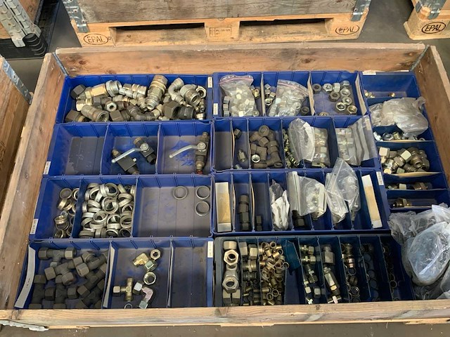 Pallets hydrauliek materiaal (7x) - afbeelding 13 van  15