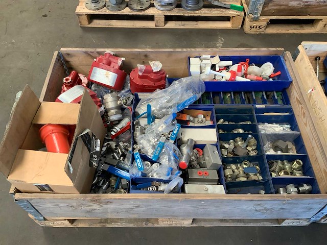 Pallets hydrauliek materiaal (7x) - afbeelding 14 van  15