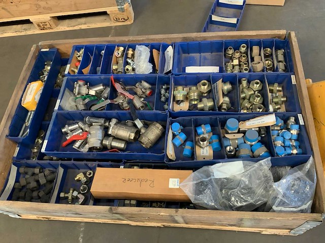 Pallets hydrauliek materiaal (7x) - afbeelding 15 van  15