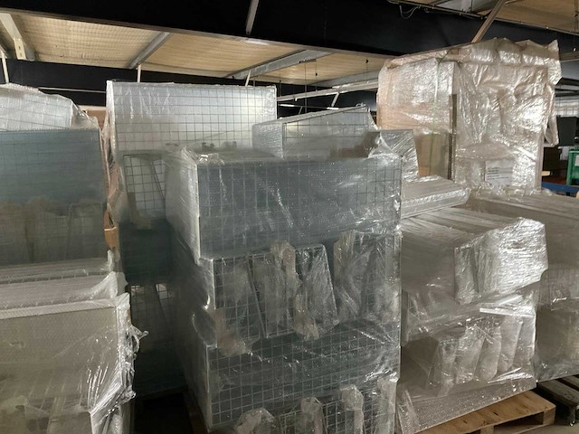 Pallets inhaakmanden tbv winkelstellingen (22x) - afbeelding 7 van  10