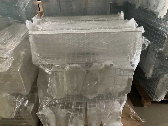 Pallets inhaakmanden tbv winkelstellingen (22x) - afbeelding 8 van  10