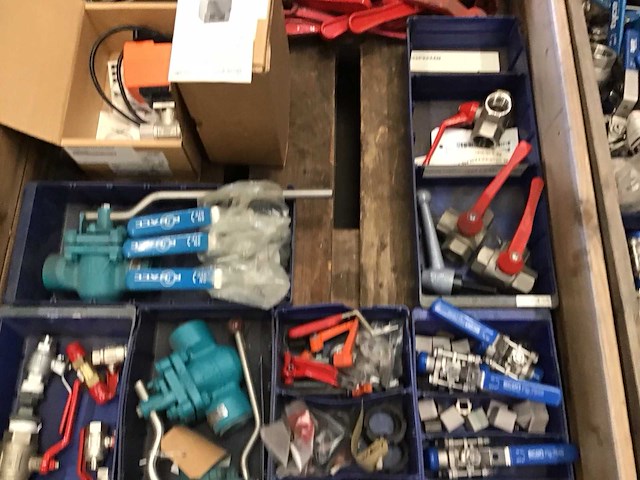 Pallets kogelkranen en toebehoren (2x) - afbeelding 4 van  17