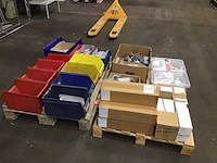 Pallets materialen ten behoeve van zonnepanelen (2x)
