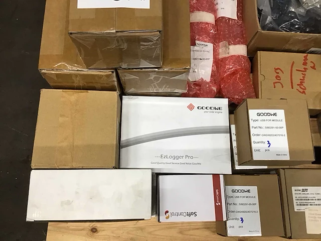 Pallets materialen ten behoeve van zonnepanelen (2x) - afbeelding 2 van  7