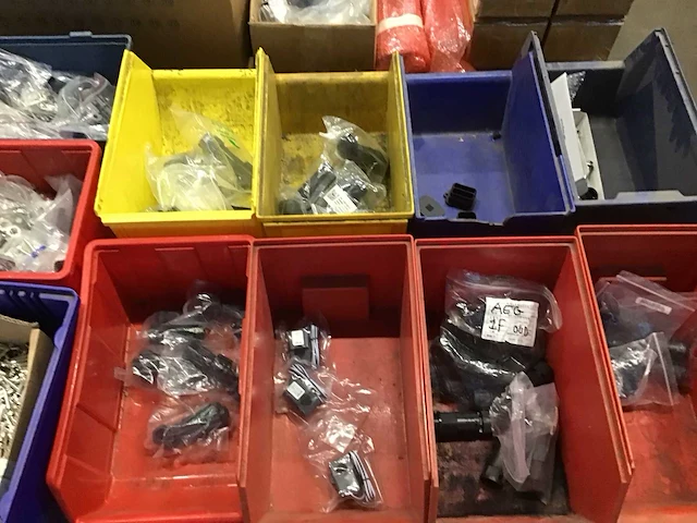 Pallets materialen ten behoeve van zonnepanelen (2x) - afbeelding 7 van  7