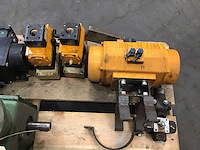 Pallets met afsluiters en toebehoren voor afsluiters (2x) - afbeelding 5 van  7