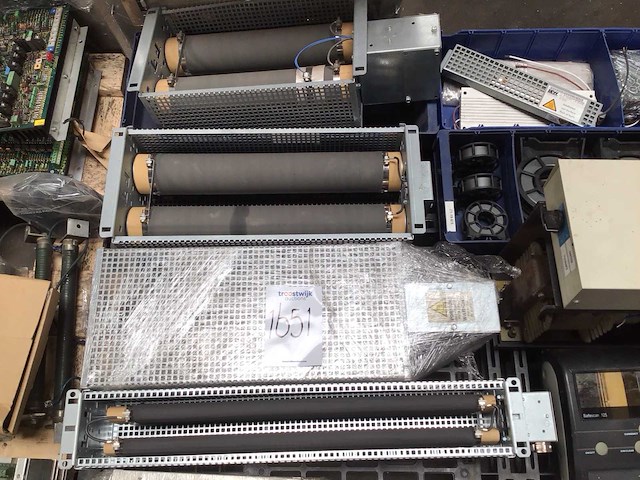 Pallets met computermaterialen (4x) - afbeelding 3 van  13