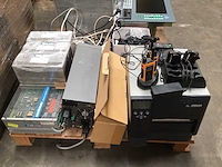 Pallets met computermaterialen (4x) - afbeelding 8 van  13