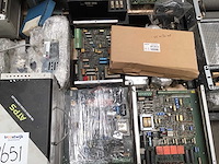 Pallets met computermaterialen (4x) - afbeelding 11 van  13
