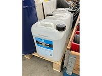 Pallets met divers kunststof en bevestigingsmaterialen (8x) - afbeelding 9 van  23