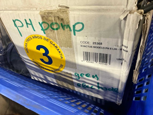 Pallets met diverse zwembadtoebehoren (3x) - afbeelding 4 van  13