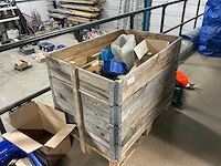 Pallets met diverse zwembadtoebehoren (3x) - afbeelding 1 van  13