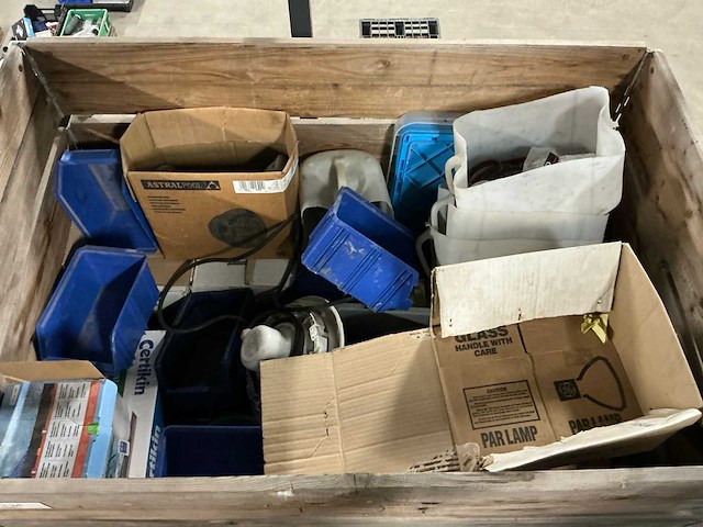 Pallets met diverse zwembadtoebehoren (3x) - afbeelding 6 van  13
