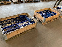 Pallets met elektra/installatie materiaal (4x) - afbeelding 1 van  11