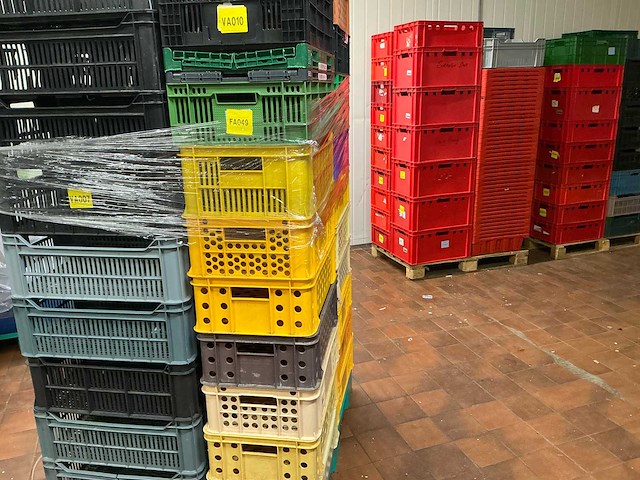 Pallets met stapelkratten (3x) - afbeelding 6 van  8