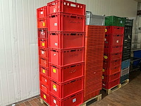 Pallets met stapelkratten (3x) - afbeelding 8 van  8