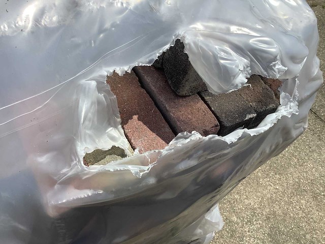 Pallets mix van tegels en straatstenen (10x) - afbeelding 5 van  10