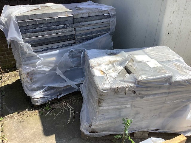 Pallets mix van tegels en straatstenen (10x) - afbeelding 10 van  10