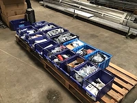Pallets onderdelen ten behoeve van zonnepanelen en diversen (2x) - afbeelding 3 van  6
