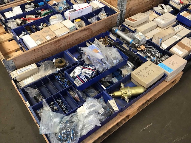 Pallets pneumatische onderdelen (6x) - afbeelding 3 van  13