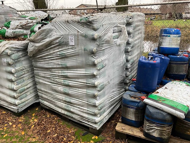 Pallets potgrond (2x) - afbeelding 1 van  3