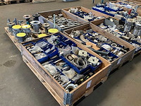 Pallets rvs bevestigingsmaterialen, lasbochten, lasflenzen (6x) - afbeelding 1 van  8