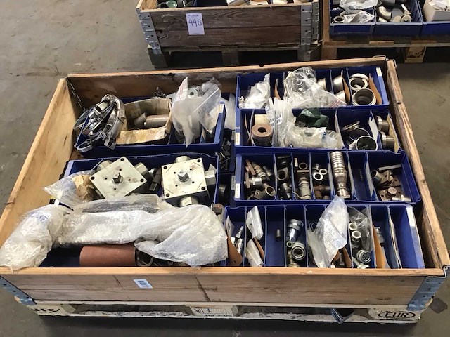 Pallets rvs bevestigingsmaterialen, lasbochten, lasflenzen (6x) - afbeelding 6 van  8