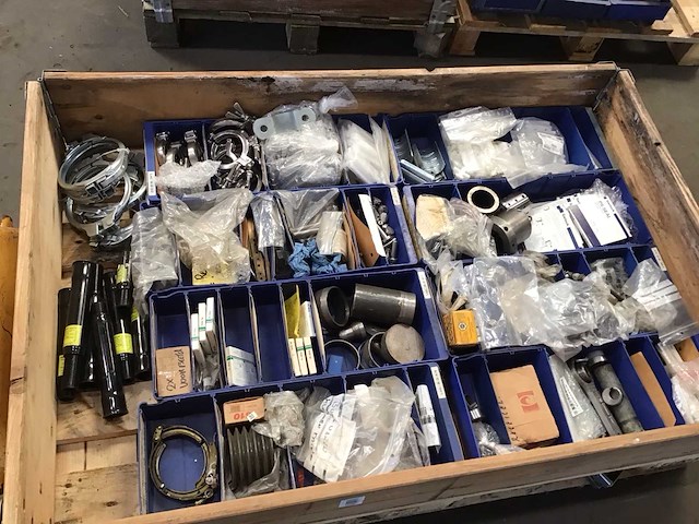 Pallets rvs bevestigingsmaterialen, lasbochten, lasflenzen (6x) - afbeelding 7 van  8