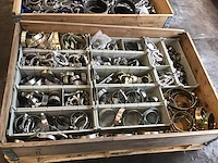 Pallets slangklemmen en diversen (2x) - afbeelding 2 van  3
